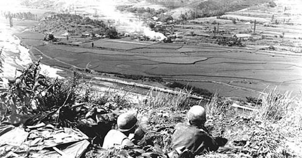 Lính Mỹ phòng thủ trong trận Vành đai Pusan. Ảnh:War History.