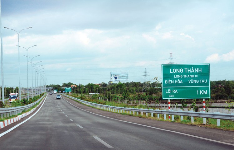 Cao tốc Bắc Nam có điểm đầu tại nút giao Cao Bồ (Nam Định) điểm cuối tại nút giao Dầu Giây (Đồng Nai). Ảnh: Tất Tiên