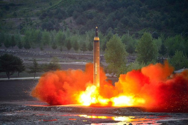 Tên lửa của Triều Tiên trong vụ phóng hồi tuần trước (Ảnh: Reuters)