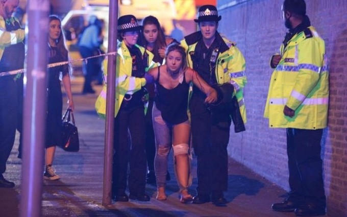 Cảnh sát Anh phong toả hiện trường vụ nổ nghi khủng bố