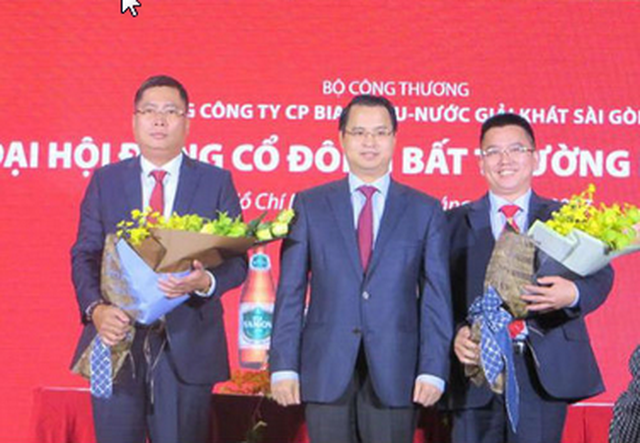 Ông Nguyễn Thành Nam (phía bên tay trái) chính thức trở thành Tổng giám đốc Sabeco.