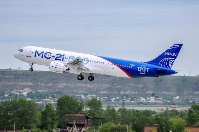 Máy bay thương mại tầm trung MS-21 cất cánh tại Irkutsk, Nga ngày 28/5. (Ảnh: Reuters)