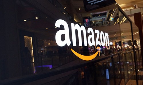 Amazon hiện đang thống trị thị trường thương mại điện tử trên toàn cầu.