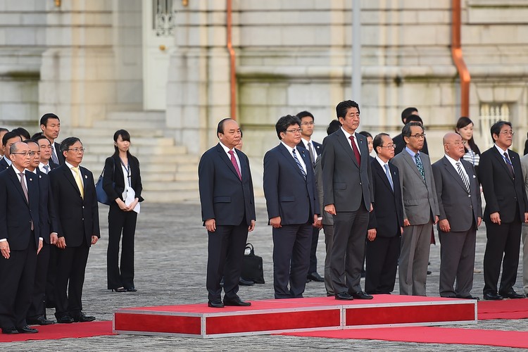 Hình ảnh lễ đón chính thức Thủ tướng Nguyễn Xuân Phúc tại Nhật Bản