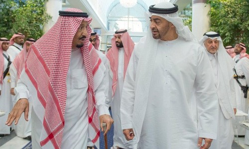 Lãnh đạo Arab Saudi và UAE thống nhất biện pháp cô lập Qatar. Ảnh:AP.
