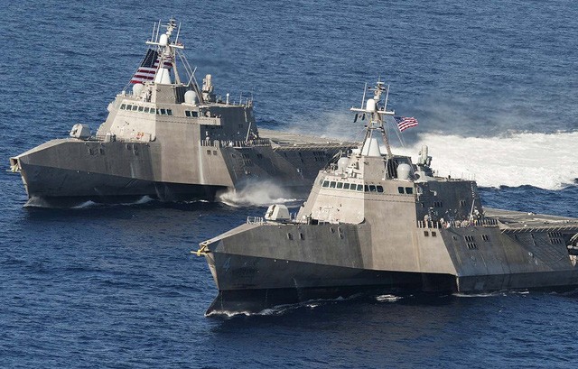 Hai tàu của Hải quân Mỹ (Ảnh: Abridgeme.com)