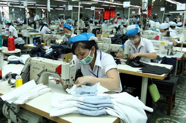 Tăng lương tối thiểu, chi phí bảo hiểm xã hội được cho là khiến chi phí cho DN và nền kinh tế Việt Nam tăng lên