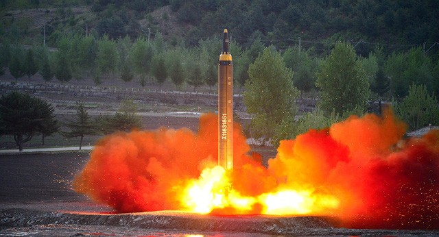 Một vụ thử lên lửa của Triều Tiên hồi tháng 03/2017. (Ảnh: KCNA/Reuters)