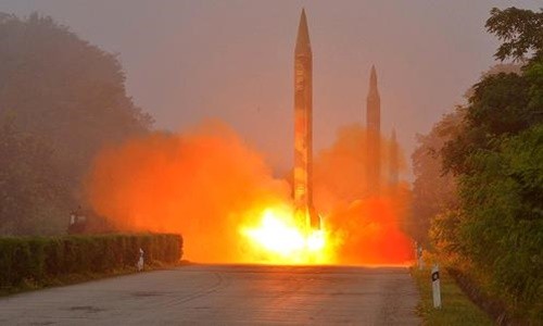Một vụ phóng thử tên lửa của Triều Tiên năm 2016. Ảnh:Reuters.