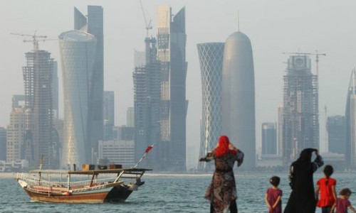 Người dân ở thủ đô Doha của Qatar. Ảnh:AFP