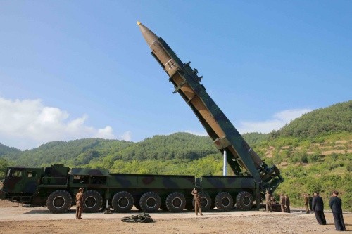 Triều Tiên hôm qua phóng tên lửa Hwasong-14. Ảnh:Reuters.