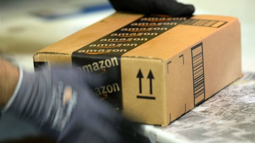 Nhiều người dùng Mỹ mua hàng trực tuyến qua Amazon