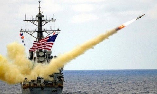 Tàu chiến Mỹ diễn tập phóng tên lửa hành trình. Ảnh:AP.