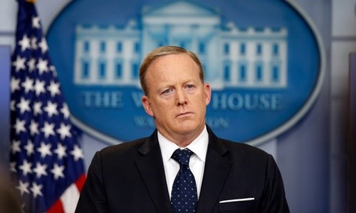 Ông Sean Spicer hôm qua thông báo từ chức thư ký báo chí Nhà Trắng. Ảnh:AP.