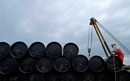 Giá dầu thế giới đã tăng khoảng 10% kể từ cuộc họp gần đây nhất giữa OPEC và Nga - Ảnh: Reuters.