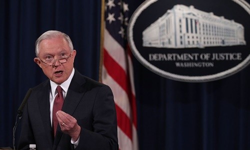 Bộ trưởng Tư pháp Mỹ Jeff Sessions ngày 5/9 thông báo chấm dứt chương trình DACA. Ảnh:AFP.