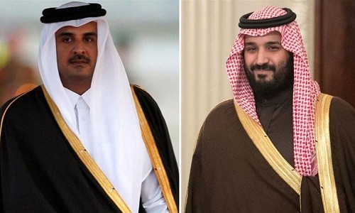 Quốc vươngQatar Tamim bin Hamad al-Thani (trái) vàThái tử Saudi Arab Mohammed bin Salman . Ảnh:Reuters.