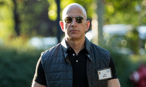 Jeff Bezos - ông chủ hãng thương mại điện tử Amazon. Ảnh:AFP