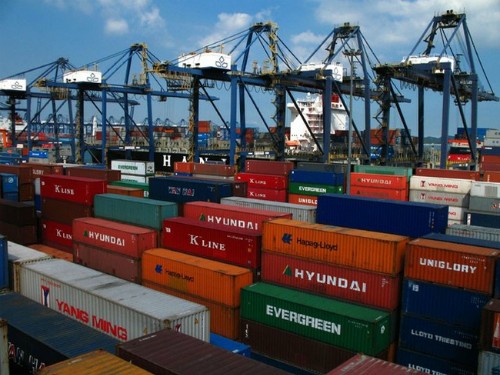 Hải quan TP HCM bán 82 container hàng tồn đọng.Ảnh minh hoạ.