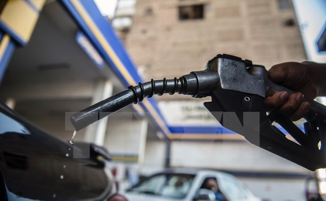 Một trạm bơm xăng. (Ảnh: AFP/TTXVN)