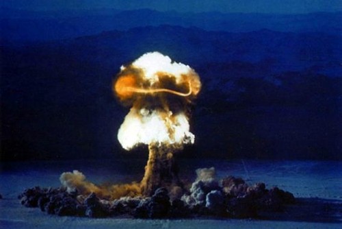 Vụ thử bom hạt nhân Priscilla của Mỹ năm 1957. Ảnh:USNationalArchive.