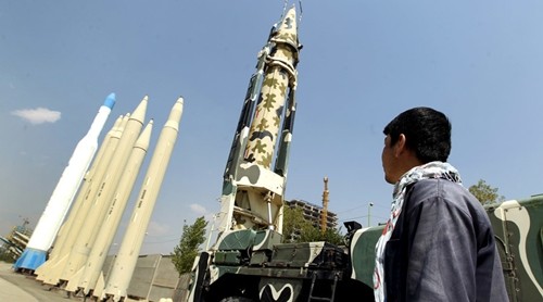 Tên lửa Iran tại một bảo tàng ở thủ đô Tehran. Ảnh:Reuters.