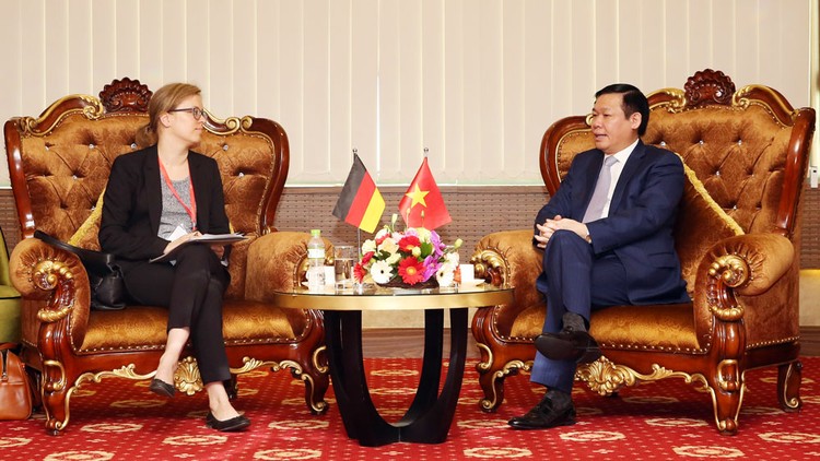 Phó Thủ tướng Vương Đình Huệ tiếp bà Lucia Bergfeld, Bí thư thứ nhất, Tham tán phát triển của Đại sứ quán Đức tại Việt Nam