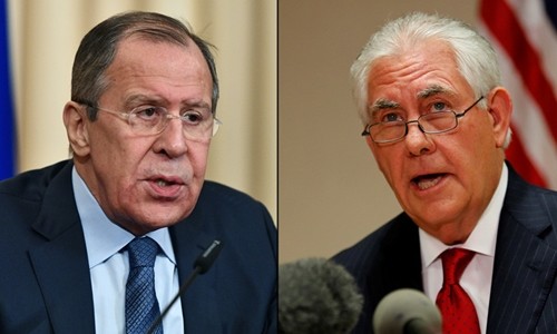 Ngoại trưởng Nga Sergei Lavrov và người đồng cấp Mỹ Rex Tillerson. Ảnh:Sputnik/Reuters.