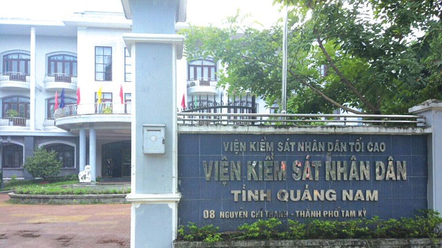 Nhà thầu phản ánh Viện Kiểm sát nhân dân tỉnh Quảng Nam không bán hồ sơ cho nhà thầu trong thời gian phát hành HSMT vào ngày 16/11/2017