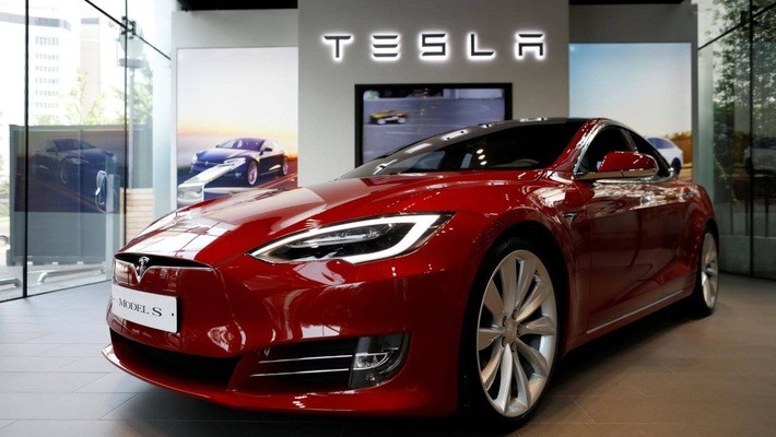 Tesla "đốt" gần nửa triệu USD mỗi giờ vì sản xuất xe điện