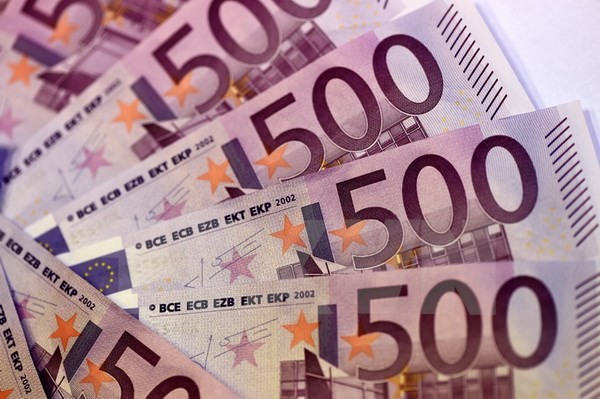 Đồng tiền mệnh giá 500 euro. (Nguồn: AFP/TTXVN)