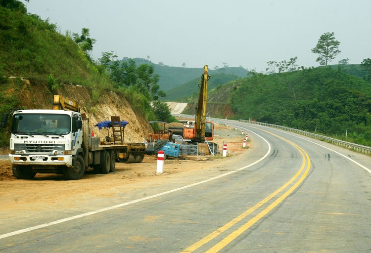Dự án BOT Đầu tư xây dựng tuyến đường Thái Nguyên - Chợ Mới và nâng cấp, mở rộng Quốc lộ 3 đoạn Km75 - Km100 đã thông xe từ tháng 3/2017. Ảnh: Nhã Chi