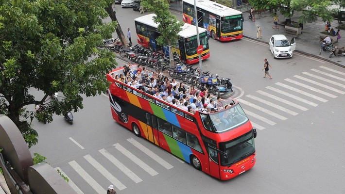 Hà Nội thí điểm buýt 2 tầng trước Tết Nguyên đán 2018.