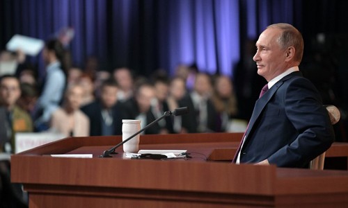 Tổng thống Nga Vladimir Putin trong cuộc họp báo hôm nay. Ảnh:AFP.