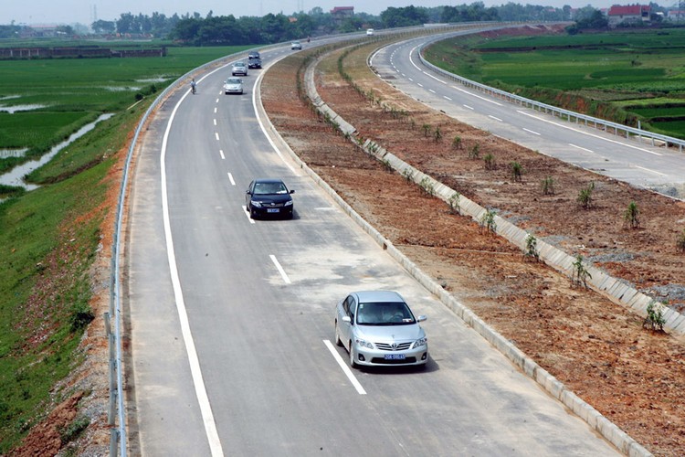 Dự án xây dựng tuyến đường Thái Nguyên - Chợ Mới (Bắc Kạn) và nâng cấp, mở rộng Quốc lộ 3, đoạn Km75 - Km100 đầu tư theo hình thức BOT. Ảnh: Huy Hùng