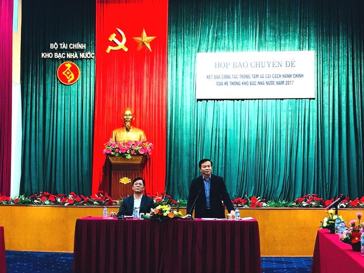 Ông Nguyễn Quang Vinh, Phó Tổng Giám đốc KBNN phát biểu tại họp báo.Ảnh:VGP/Huy Thắng