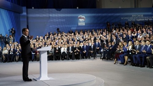 Thủ tướng Dmitry Medvedev phát biểu tại đại hội đảng nước Nga Thống nhất ngày 23/12. Ảnh:Sputnik.