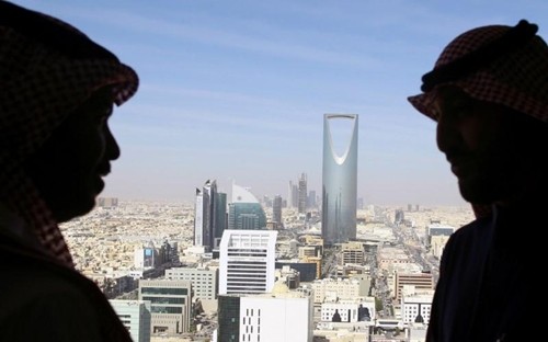 Người dân sống tại Arab Saudi phải trả thuế VAT từ năm nay. Ảnh:Reuters