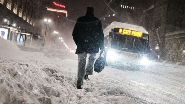 Tuyết rơi dày trên đường phố ở Boston - Ảnh: Getty/BBC.