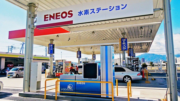 Chính phủ Nhật Bản vẫn cam kết đổ tiền vào các dự án chuyển đổi "xã hội hydro", với kế hoạch xây dựng 320 trạm hydro cho xe hơi vào năm 2025.