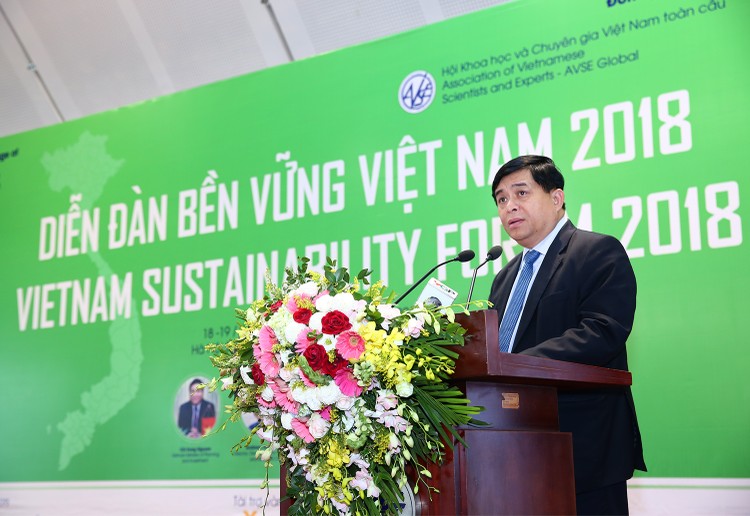Bộ trưởng Bộ KH&ĐT Nguyễn Chí Dũng phát biểu tại Diễn đàn. Ảnh: Lê Tiên