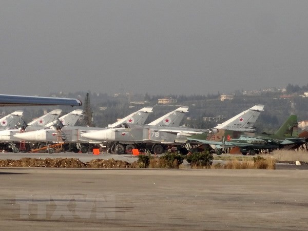 Máy bay của Nga tại căn cứ không quân Hmeimim ở Latakia, ​Tây Bắc Syria ngày 16/2/2016. (Nguồn: AFP/TTXVN)