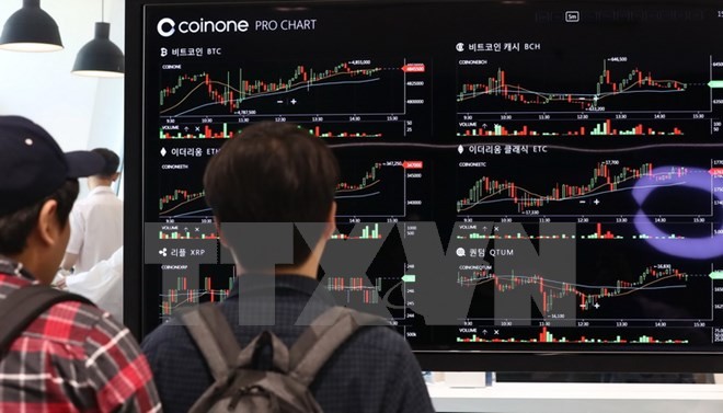 Bảng điện tử thông báo tỷ giá đồng tiền ảo tại một sàn giao dịch ở Seoul, Hàn Quốc. (Nguồn: Yonhap/TTXVN)
