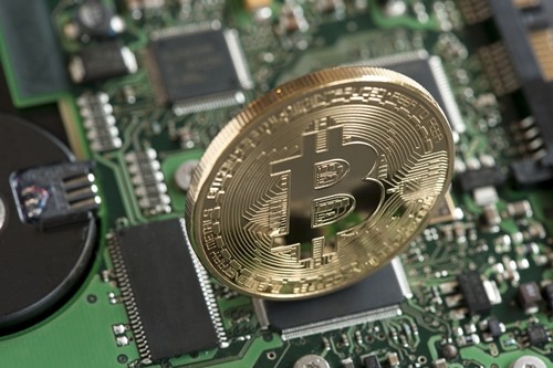 Giá Bitcoin tuần này đã mất tới 30%. Ảnh:Reuters