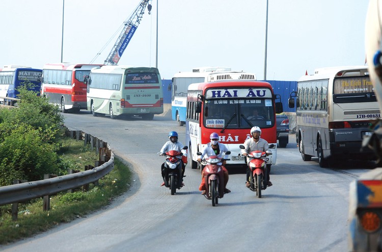 Sau khi hoàn thành, tuyến cao tốc Ninh Bình - Nam Định - Thái Bình sẽ giảm tải cho Quốc lộ 10. Ảnh: Nhã Chi