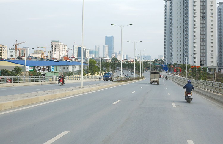 Dự án BT đường Lê Đức Thọ - Xuân Phương dài 3,5 km, khởi công từ tháng 2/2009, khánh thành tháng 4/2017. Ảnh: Lê Tiên
