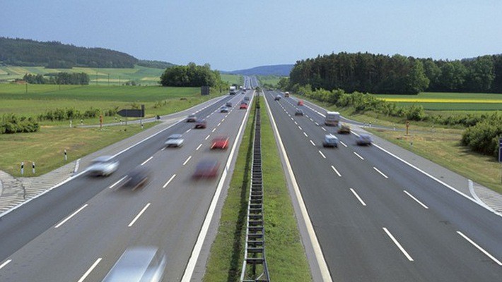 Bộ Xây dựng cho rằng không thể làm mẫu 1km đường cao tốc để tính suất đầu tư - Ảnh minh hoa.