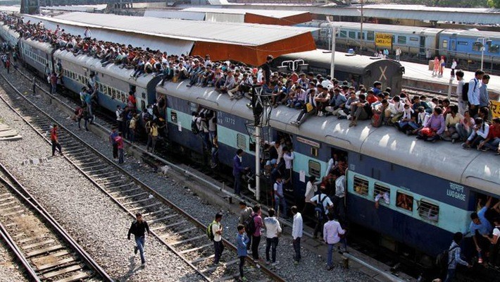 25 triệu người Ấn Độ nộp đơn xin việc ngành đường sắt