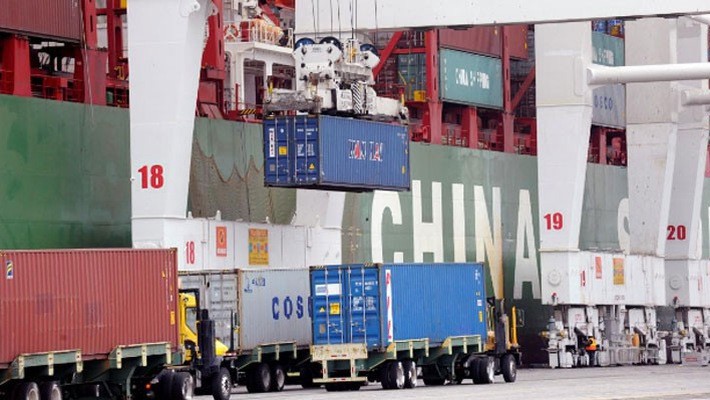 Những container hàng hóa tại cảng biển ở Long Beach, bang California, Mỹ ngày 4/4 - Ảnh: Reuters.