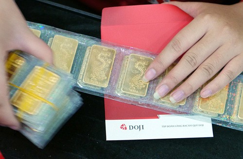Giá mua bán vàng miếng sáng nay tăng hơn một trăm nghìn đồng mỗi lượng.